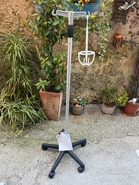 Piantana per ipodermoclisi