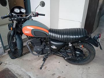 VENDE MOTO 400  ANNO 2017