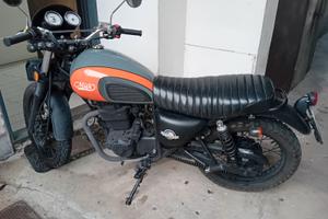 VENDE MOTO 400  ANNO 2017