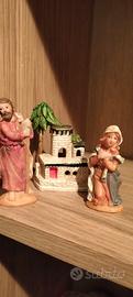 2 Statuine Presepe con Casetta e Palma 