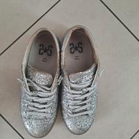 Sneakers two stars