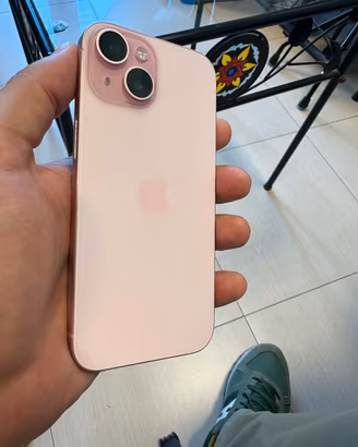 IPhone 15 Pink