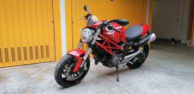 Ducati Monster 696 plus
