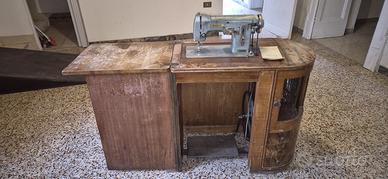 Macchina da cucire Diamant vintage con pedale