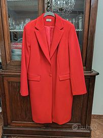 Cappotto colore rosso valentino