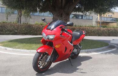 Honda VFR 750 F (RC46) - 2002