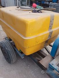 carrello con botte in vetroresina 