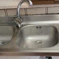 Lavabo per cucina. 