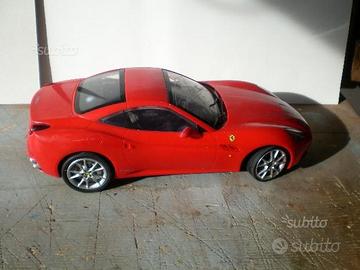 Modellini di auto e moto sportiva