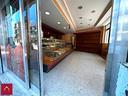 locale-commerciale-angolare-in-via-dimiccoli