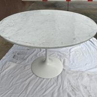 Tavolo tulip knoll marmo Carrara 110x110