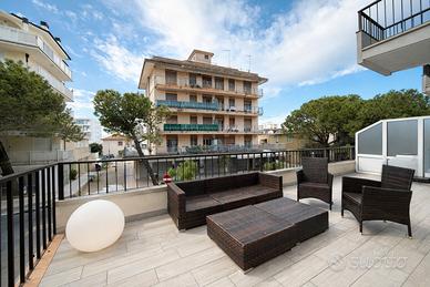 Centralissimo appartamento con ampia terrazza su V