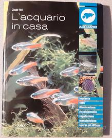 Libro manuale su acquario in casa