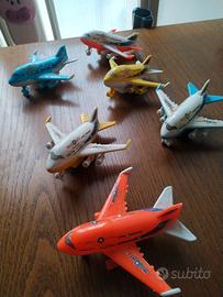 set gioco aeroplani in plastica