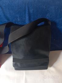 Borsello tracolla uomo, pelle nera marca MOLESKINE