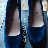 Scarpe in velluto blu con tacco e plateau 