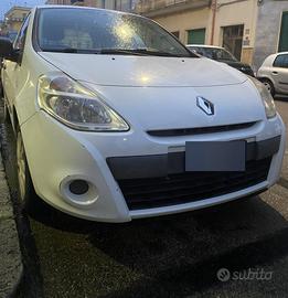 Clio Van  autocarro - diversa dalle altre