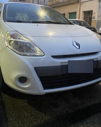 Clio Van  autocarro - diversa dalle altre