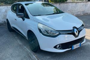 RENAULT Clio 1.2 75CV GPL Costume National 5P