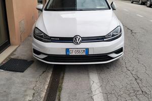 Golf  1400 benzina metano 9500€  trattabili