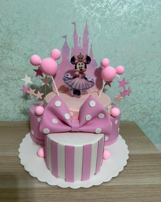 Torta scenografica minnie rosa