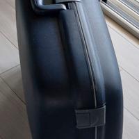 Valigia rigida Roncato con ruote