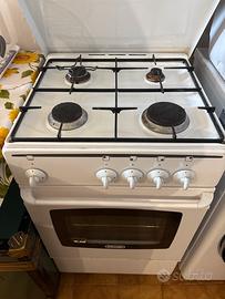 Forno e cucina De Longhi a gas