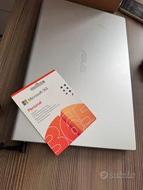 Pc portatile asus con abbonamento 1 anno