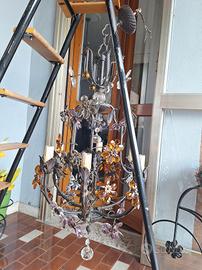Lampadario vintage con 24 fiori di vetro