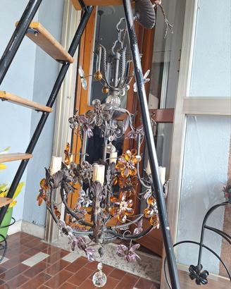 Lampadario vintage con 24 fiori di vetro