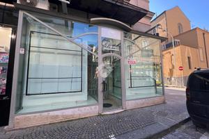 NEGOZIO A FRATTAMAGGIORE