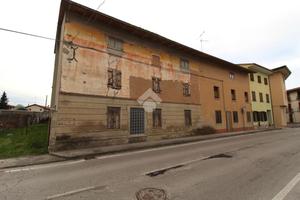 CASA DI CORTE A RONCHIS