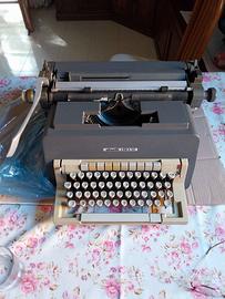 Macchina da scrivere professionale