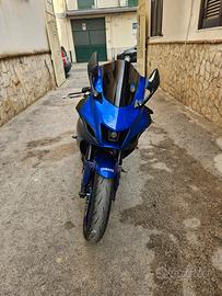 Yamaha YZF - R 7