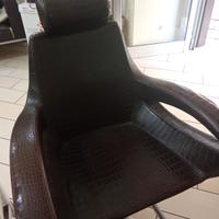  tre poltrone da barbiere  più due lavandini