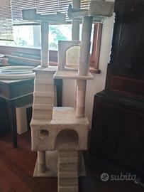 Castello per gatti🐱