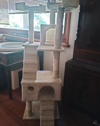 Castello per gatti🐱
