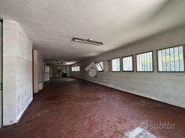 MAGAZZINO A MONTECATINI-TERME