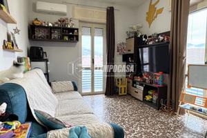 TRILOCALE CON BALCONE IN ZONA INTRA!