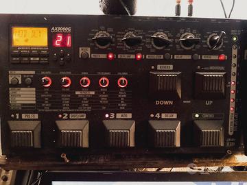 pedaliera Korg multieffetto ax3000g