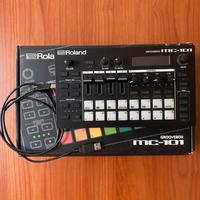 ROLAND MC-101 Groovebox