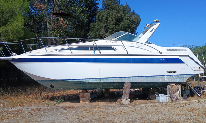 Cabinato americano Thompson Santa Cruz 31