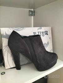 scarpa in semi camoscio 