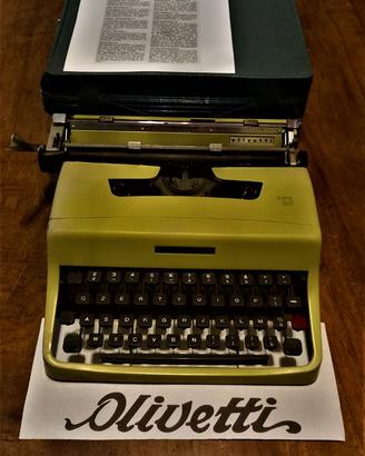 OLIVETTI lettera 32 macchina  scrivere (custodia)