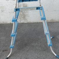 Scala per piscina. Usata.