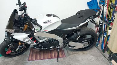 Aprilia tuono v4
