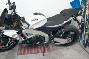 Aprilia tuono v4