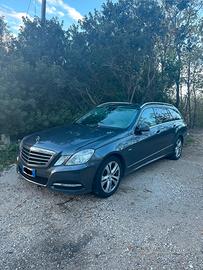 Mercedes E 220 CDI Avantgarde SW Full Optional