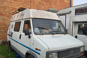 Fiat 280 autocaravan con  gancio traino