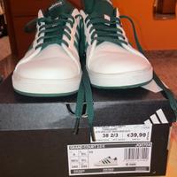 Scarpe da ginnastica da donna. Marca Adidas